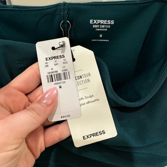 Body contour compression top (M) - Picture 4 of 6